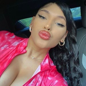 Meet your Posher, Arianny